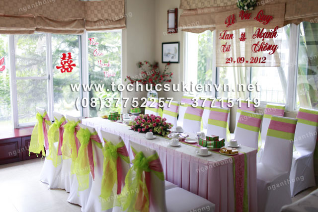 Các mẫu bàn ghế tiệc cưới HCM 2