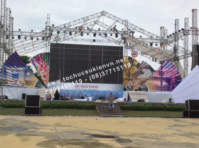 Cho thuê âm thanh ánh sáng cho tiệc cưới ngoài trời Cho thuê âm thanh ánh sáng cho tiệc cưới ngoài trời