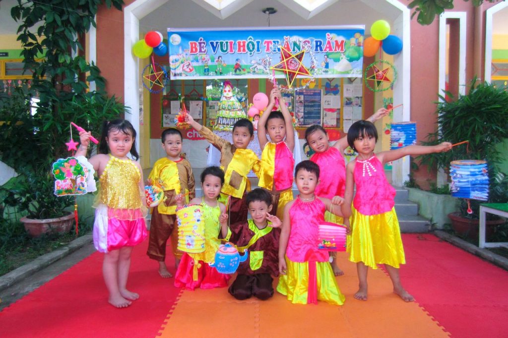 Tổ chức trung thu cho bé