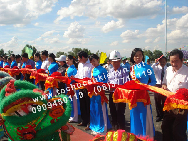 Cho thuê áo dài lễ tân 3
