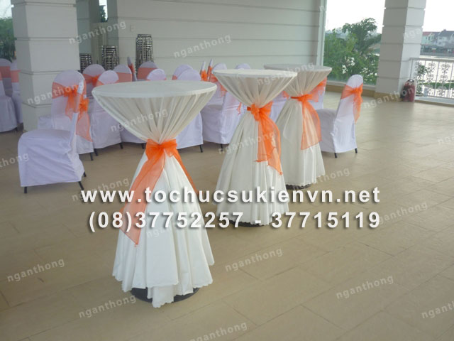 Cho thuê bàn cocktail ngoài trời 4