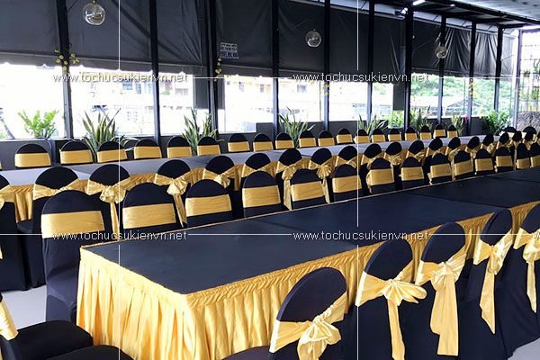 cho thuê bàn chữ nhật