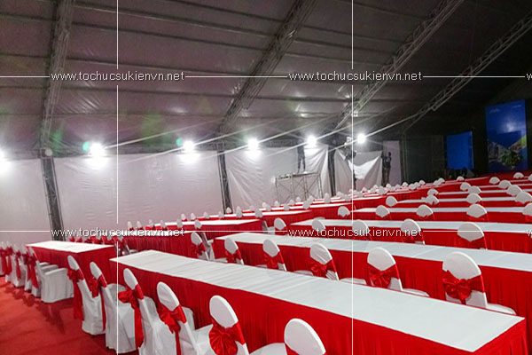 cho thuê bàn chữ nhật