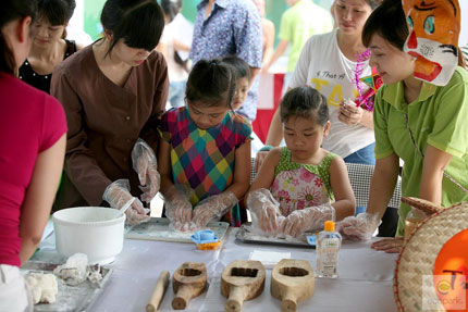 Cuộc  thi làm bánh trung thu