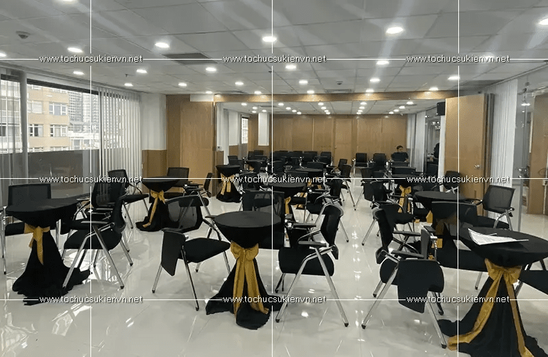 Bảng giá dịch vụ cho thuê bàn ghế ưu đãi TPHCM