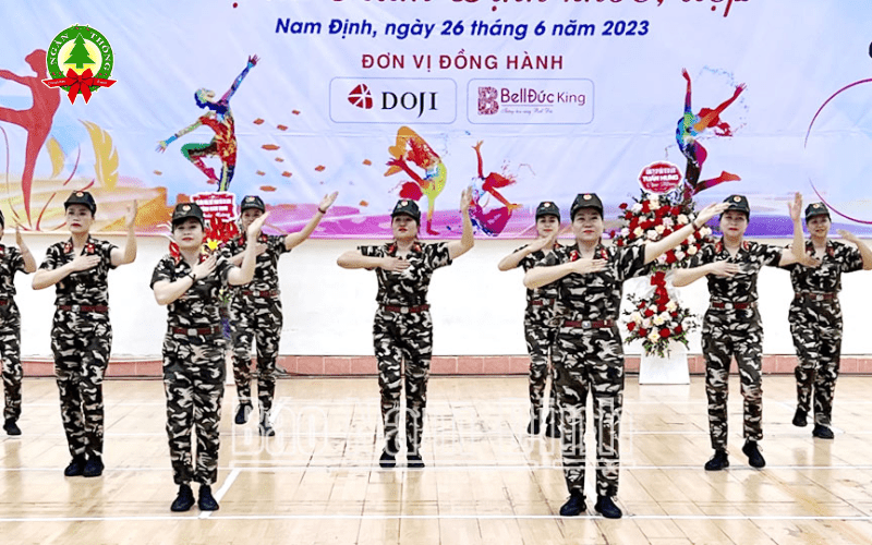 Sân khấu sôi động với những tiết mục hấp dẫn nhờ kịch bản chương trình giao lưu dân vũ khoa học