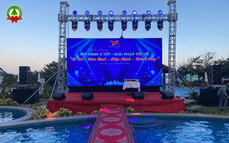 Khung sân khấu ngoài trời dạng chữ L - mở rộng sàn catwalk 