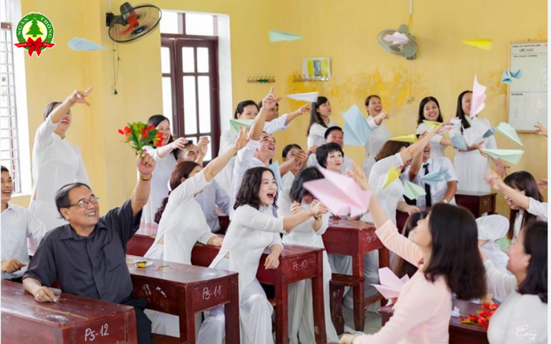 Mẫu kịch bản chương trình họp lớp chi tiết, dễ áp dụng 2026