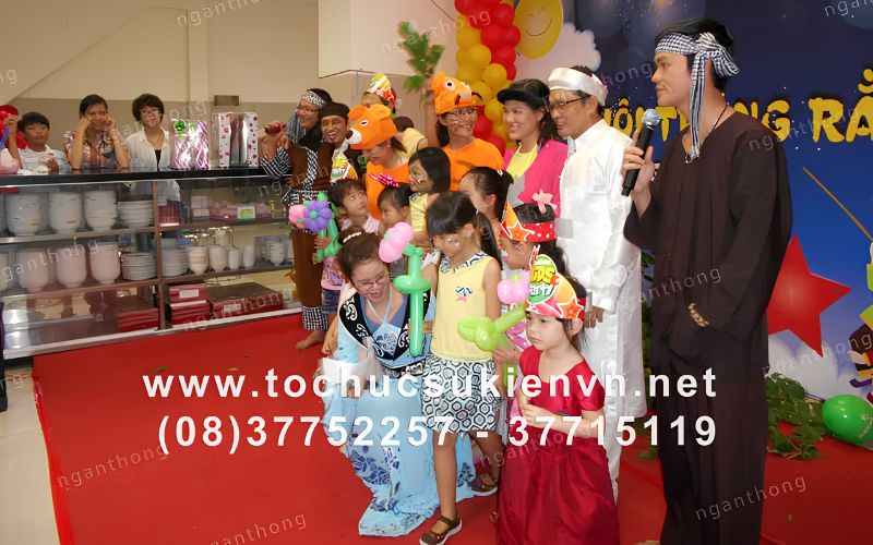 Trang trí Trung thu là quá trình thiết kế và bố trí không gian theo chủ đề Tết Trung thu