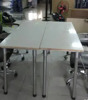 Bàn 0.8m x 0.8 m, cao 0.75m