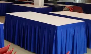 Bàn 0.75m x 1.5m, cao 0.75m