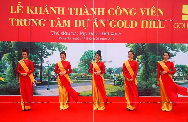 áo dài lễ tân