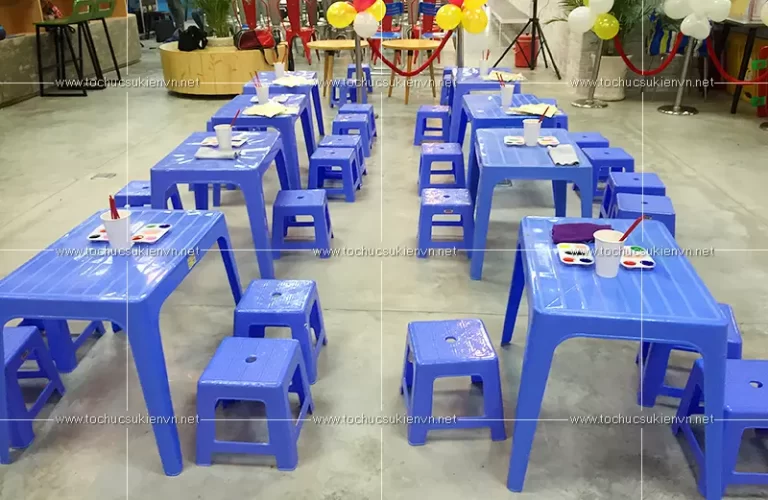 cho thuê bàn ghế nhựa