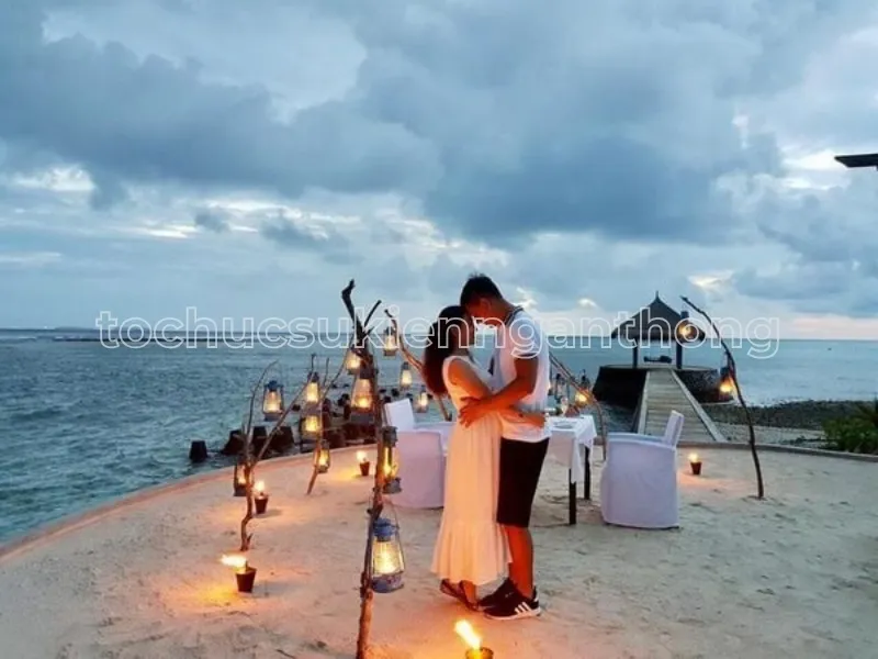 trang trí cầu hôn ngoài trời