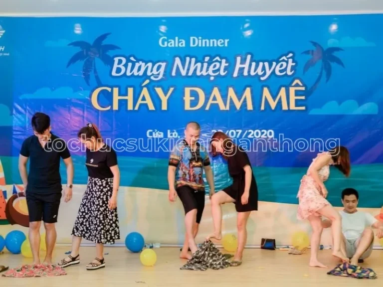 trò chơi trên sân khấu