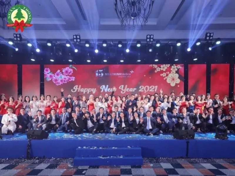 year end party mặc gì