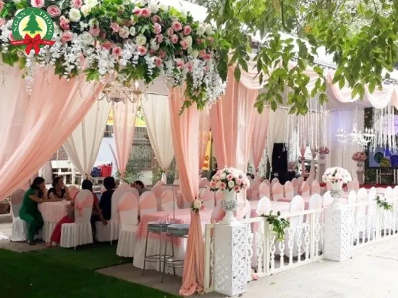 cho thuê bàn ghế cưới hỏi