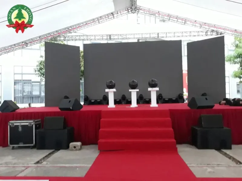 kích thước sân khấu ngoài trời