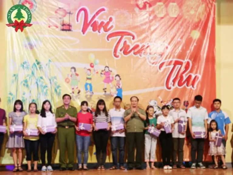 tổ chức trung thu cho con em cán bộ