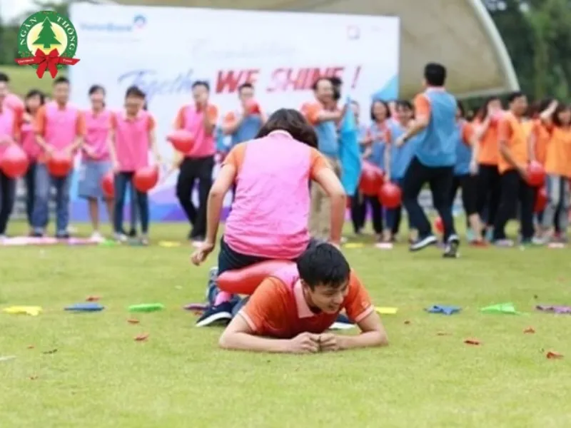 trò chơi hoạt náo ngoài trời