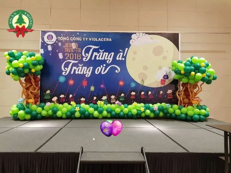 trang trí sân khấu bằng bong bóng
