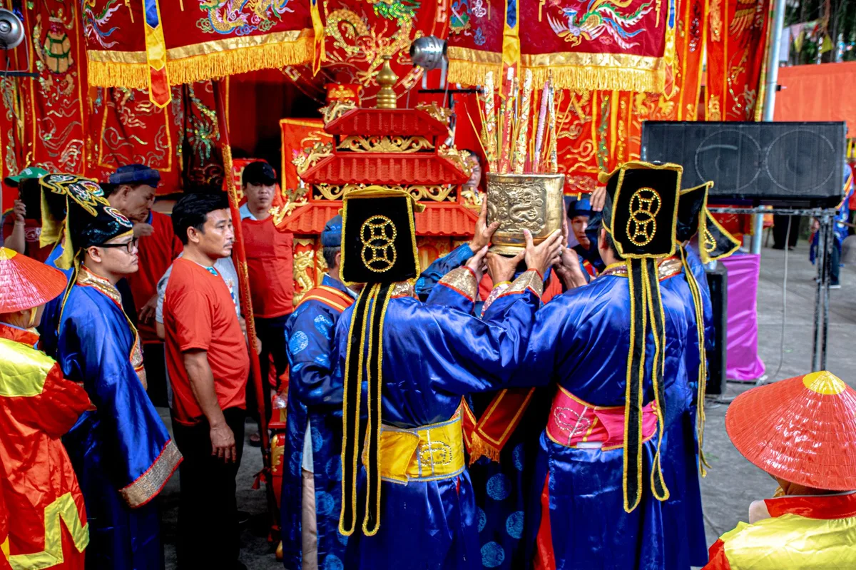 cúng khai trương mùng 4